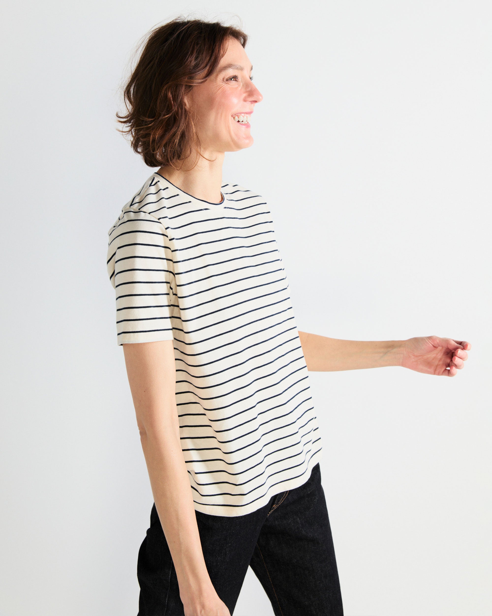 The Modern - Cream/Navy Pinstripe